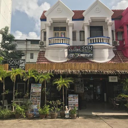 Som Guesthouse Patong Extérieur photo