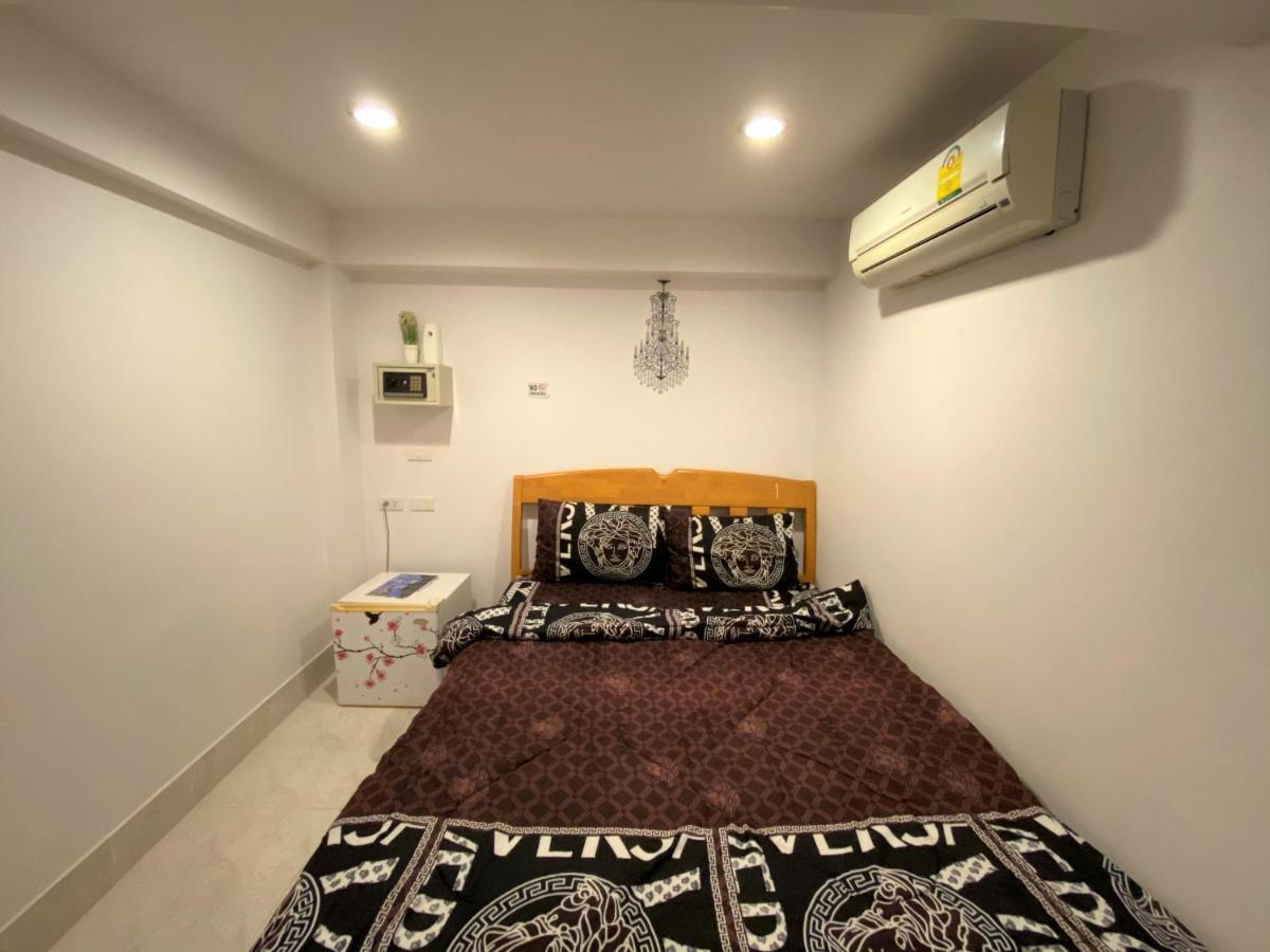 Som Guesthouse Patong Extérieur photo